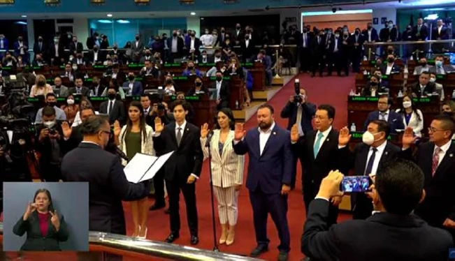 Junta directiva de Asamblea Legislativa bajaría a seis cargos desde el 1 de mayo