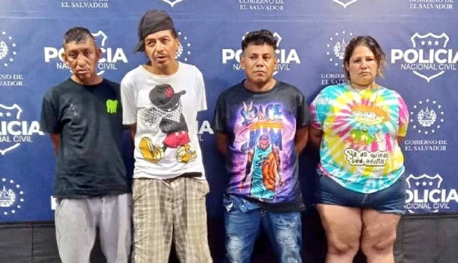 Señalan a mujer de asesinar a su madre a golpes, con ayuda de tres hombres en Soyapango