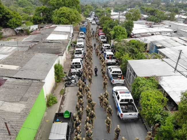 Bukele anuncia cerco militar en comunidades de Apopa tras denuncias ciudadanas