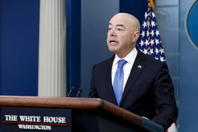 Biden designa a Secretario de Seguridad Nacional para representarlo en toma de posesión de Bukele