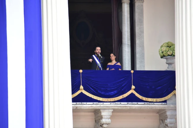 Bukele dice El Salvador “ya se curó" del cáncer de las pandillas y pide defender legado