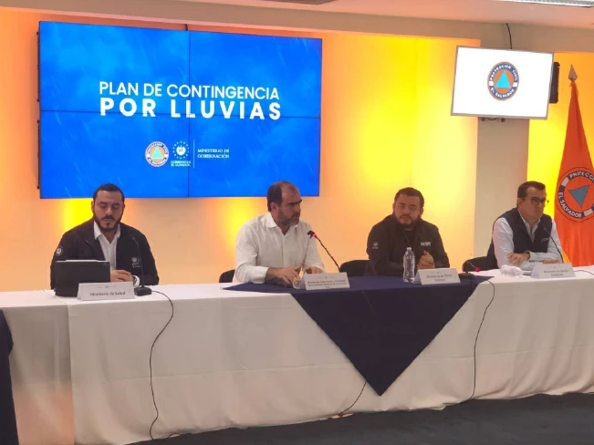 "Vamos a tener un temporal, muchísima lluvia", advierte Medio Ambiente