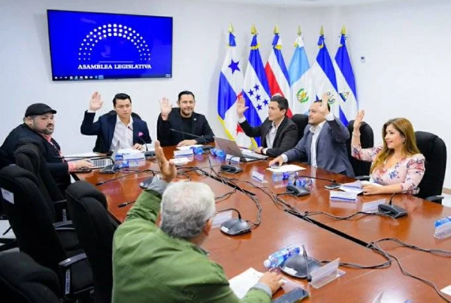 Aprueban organismo de energía nuclear que podría ser 26 % de generación en El Salvador según CEL