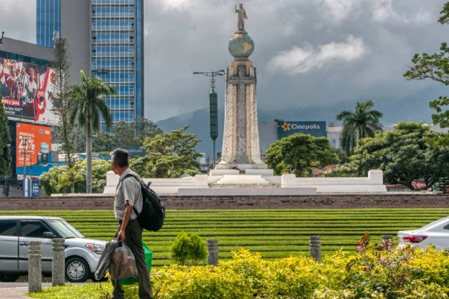 Panamá y EEUU fueron los principales países de origen de la inversión extranjera a El Salvador en 2023