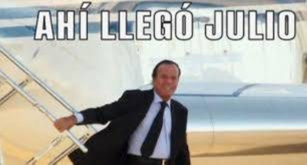 Es 1 de julio y los memes llegan a su clímax con el cantante Julio Iglesias