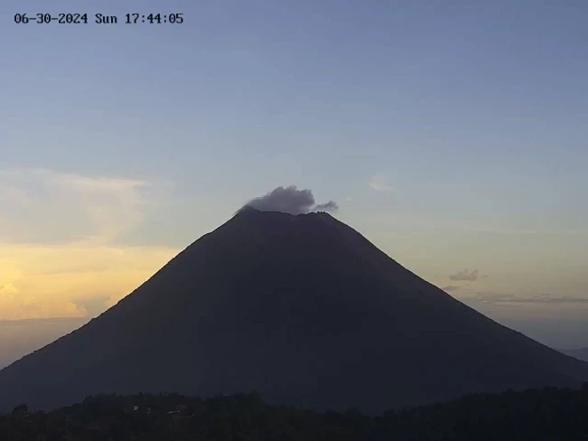 Emanación del volcán de San Miguel el domingo fue vapor de agua, dice ministro