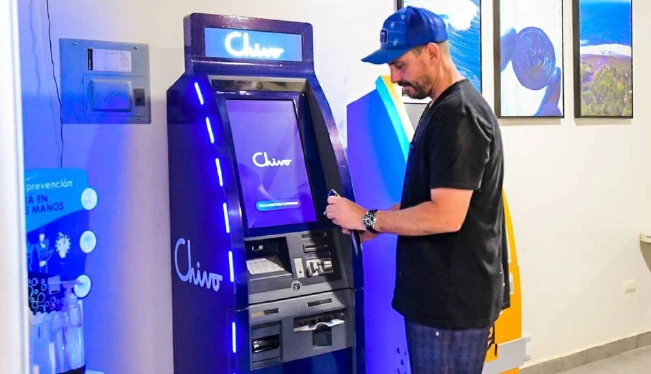 El Salvador tiene el 0.6 % de cajeros de criptomonedas del mundo