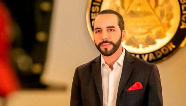 Bukele dice que se inspiran en los ideales de EEUU de 1776, no los de ahora