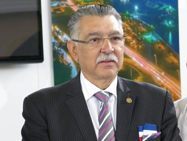 Fiscalía demandó a exministro de Turismo por enriquecimiento ilícito de más de medio millón