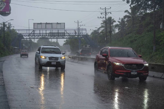 Onda tropical provocará fuertes tormentas con granizo este viernes