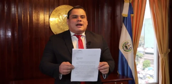 Caleb Navarro pide legalizar tierras y entregar escrituras a familias de la comunidad Machado en San Miguel