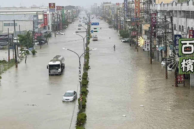 El tifón Gaemi avanza debilitado hacia China tras dejar muertos en Filipinas y Taiwán