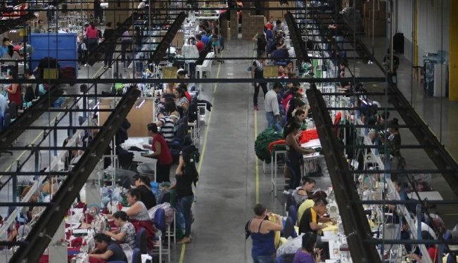 Bajos salarios y metas altas, las principales quejas de los trabajadores de maquila, según estudio