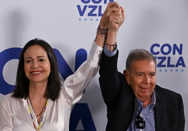 Oposición venezolana dice obtuvo 73% de votos y anuncia manifestación este martes