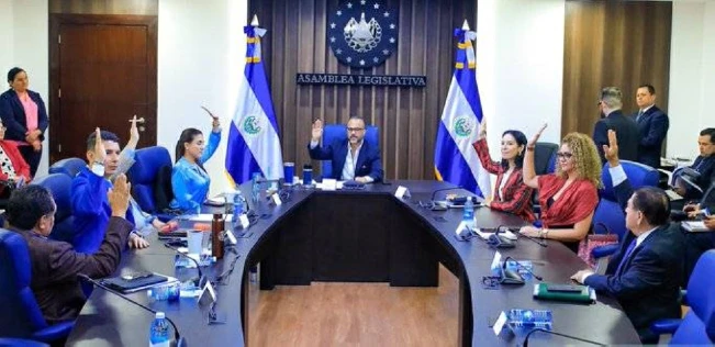 Finalizan entrevistas a candidatos a magistrados del TSE y emiten dictamen