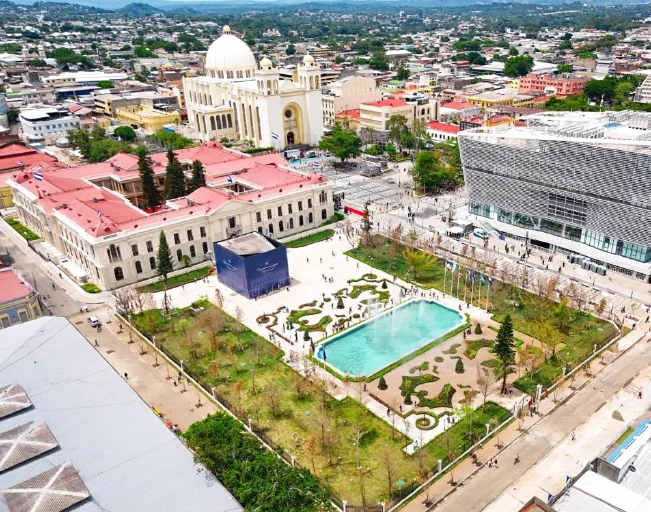 Cepal: El Salvador recibió 0.4 % de la inversión extranjera de América Latina en 2023