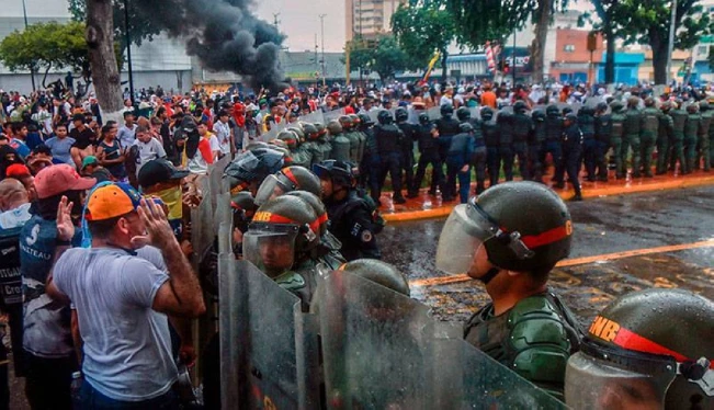 Maduro dice que alista cárceles de máxima seguridad para manifestantes en Venezuela