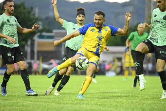 Municipal Limeño empata 1-1 ante FAS en un juego caótico