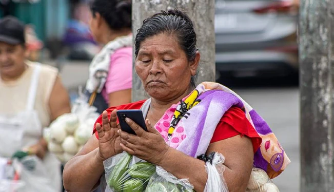 Al menos 6 de 10 salvadoreños no tienen acceso a internet