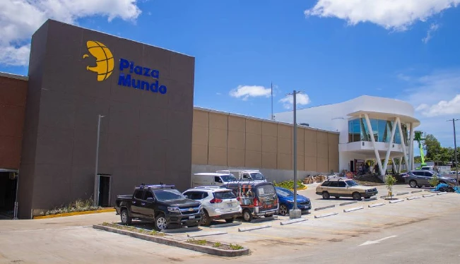 Plaza Mundo Usulután inicia operaciones con un 99 % del área comercial colocada