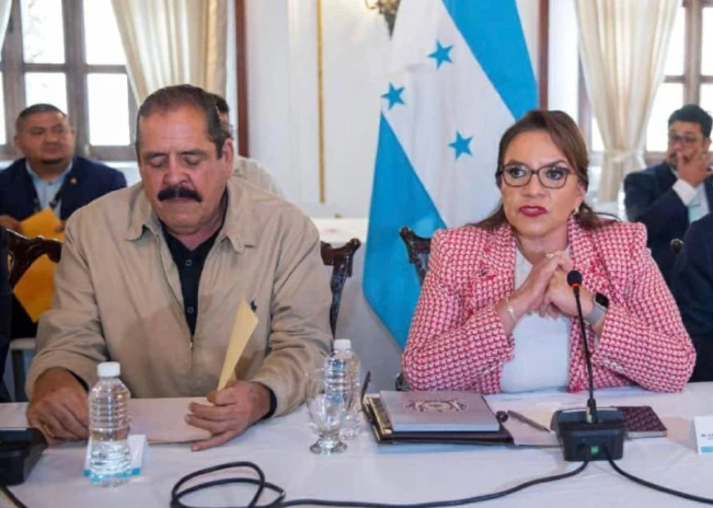 Revelan vídeo donde el cuñado de la presidenta de Honduras negocia sobornos con narcos