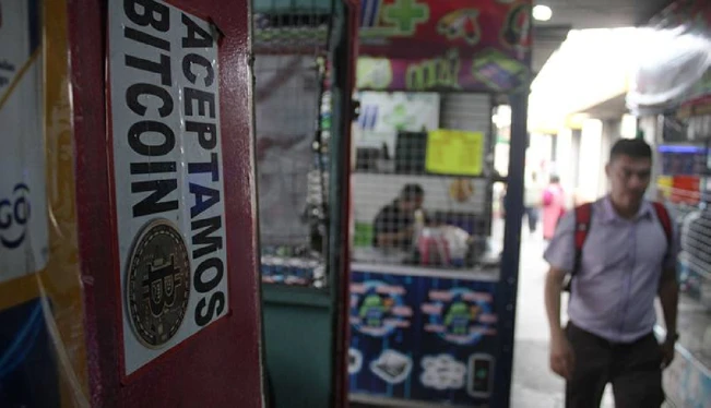 El Salvador cumple tres años de adopción del bitcoin: ¿hubo avances?