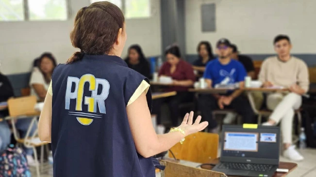 Movimiento denuncia que les piden “renuncias voluntarias” a trabajadores en la PGR
