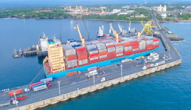 Atasco en Puerto de Acajutla genera retrasos en mercadería de hasta un mes