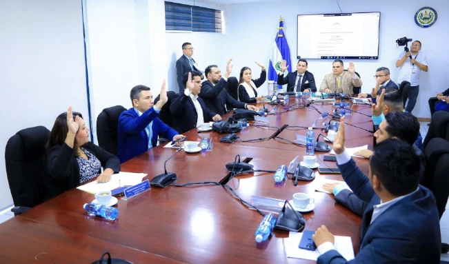 Más cambios a transitorio para legalizar armas: exigirán declaración jurada y excluyen a empresas