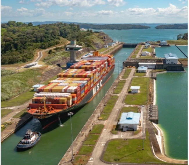 Sequía redujo 29 % el tránsito de buques en el canal de Panamá