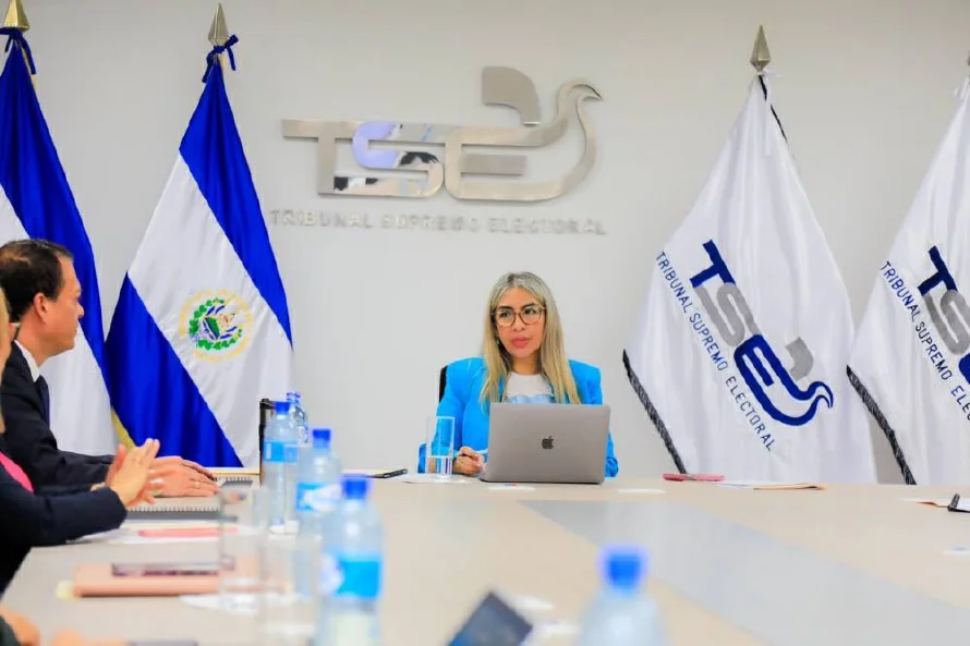 Presidenta del TSE pidió a Corte de Cuentas auditarlos sobre "manejo de los fondos de recursos públicos"