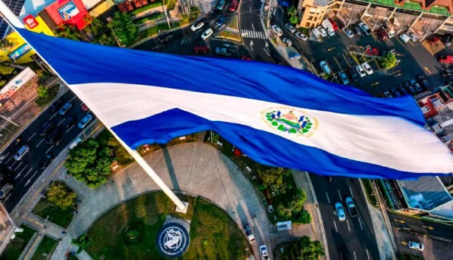 FMI mantiene crecimiento de 3 % para El Salvador en 2024 y mejora proyección de 2025