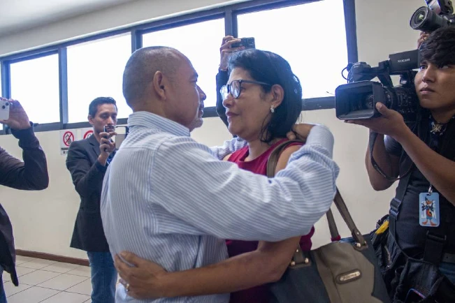 Condenan a tres años excarcelables a exministro Ramírez Landaverde por actos arbitrarios