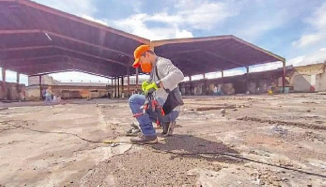 Reconstrucción de mercados de San Miguel y Santa Ana finalizaría en 2026