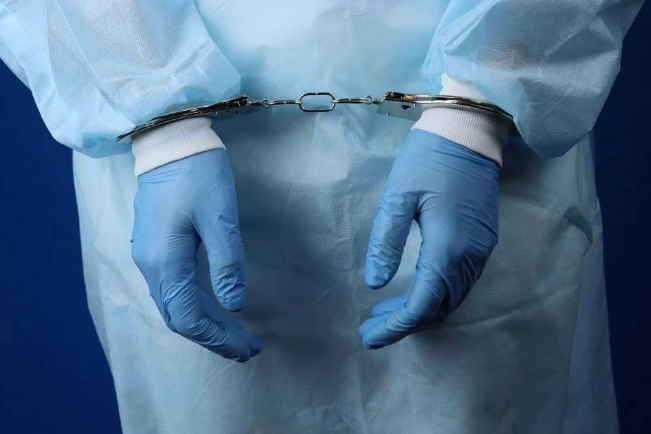 Denuncian que enfermera fue despedida del hospital Zacamil y horas después, capturada por la PNC