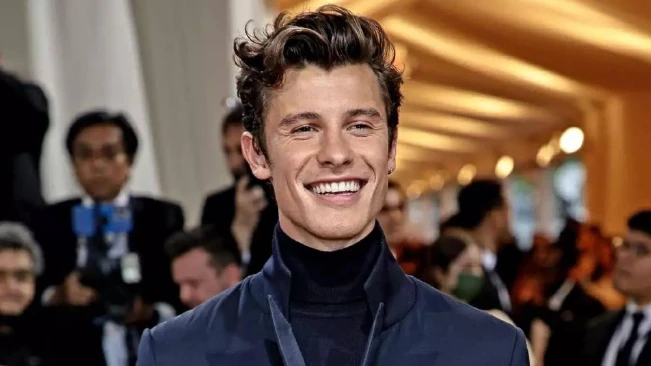 Shawn Mendes sale del closet en concierto: "Estoy redescubriendo mi sexualidad"