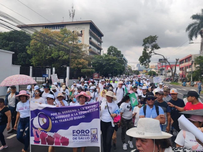 Despedidos en Salud suben a 52 y sindicato revela “cuota de despido” en 31 hospitales por "reestructuración fiscal"