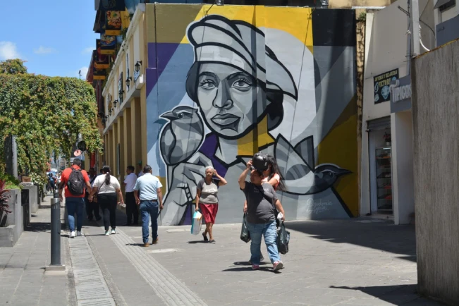 EE.UU. baja advertencia de viaje a El Salvador de nivel 3 a 2