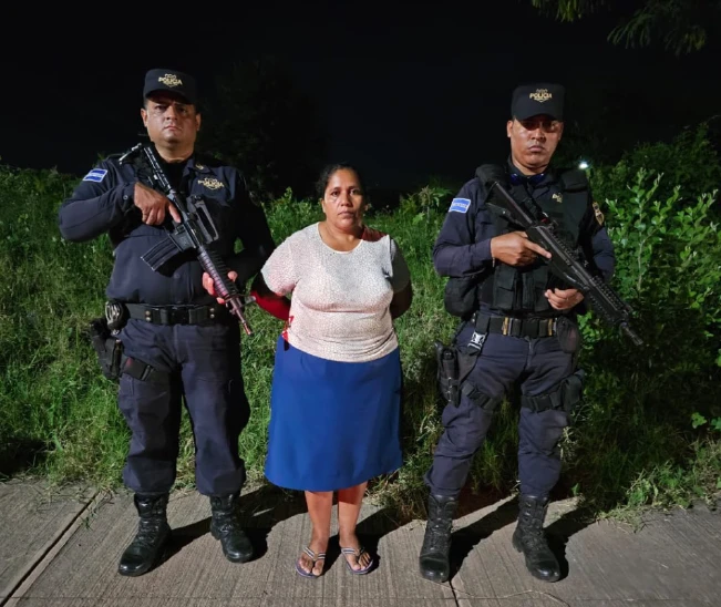 Capturada por matar a mujer luego de discusión por deuda de $3,000, según PNC