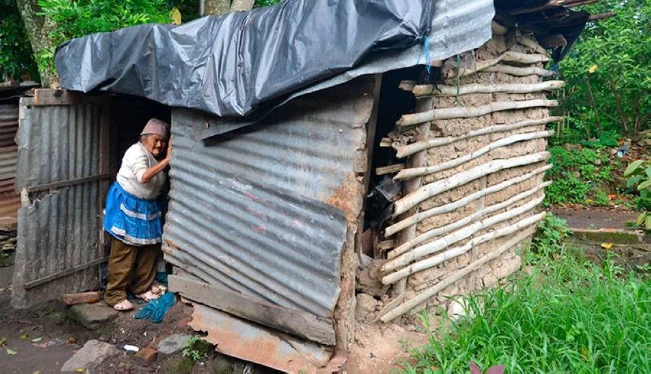 CEPAL: la pobreza relativa en El Salvador bajó en los últimos tres años, pero aumentó la extrema