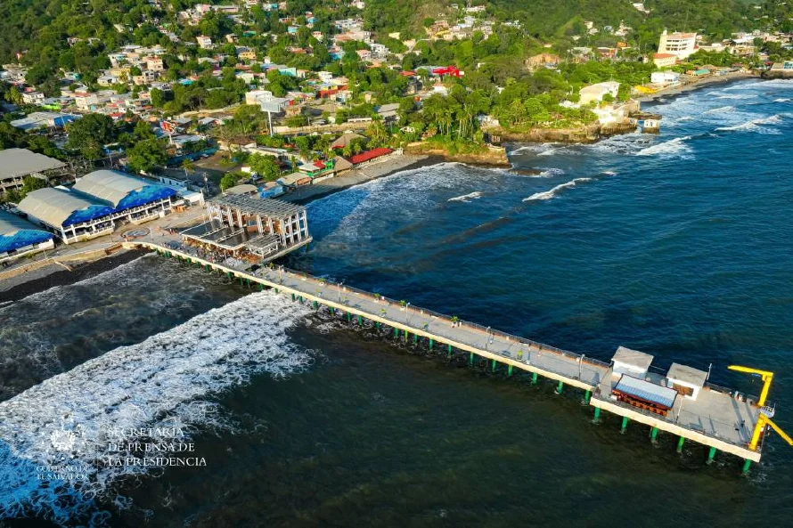 Gobierno inaugura nuevo muelle turístico en el puerto de La Libertad financiado por China