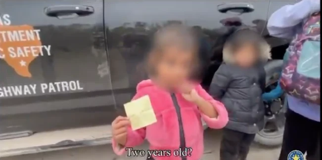 Una niña salvadoreña de dos años llega sola a la frontera sur de Estados Unidos