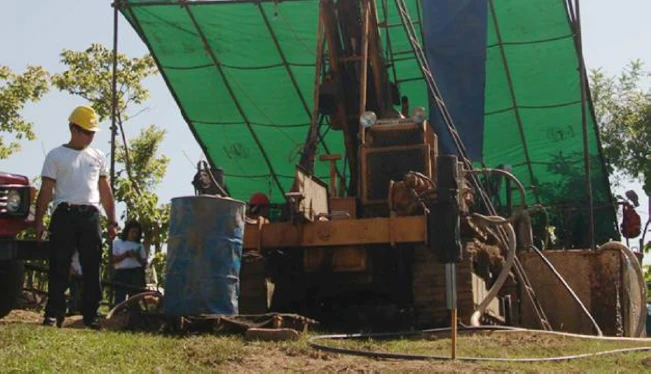 Bukele interesado en revertir prohibición de minería de manera responsable, según VanEck's