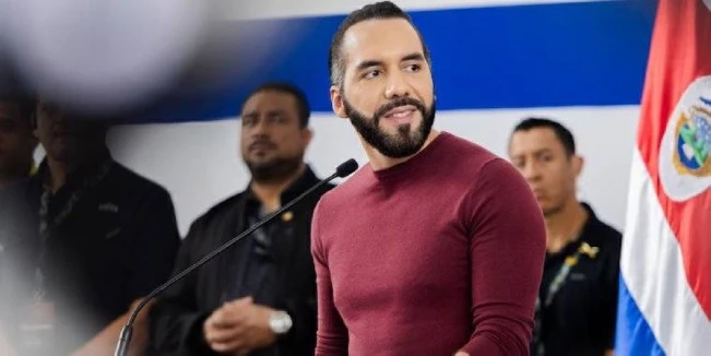 Bukele se pronuncia a favor de la "minería moderna y sostenible" para "transformar a El Salvador"