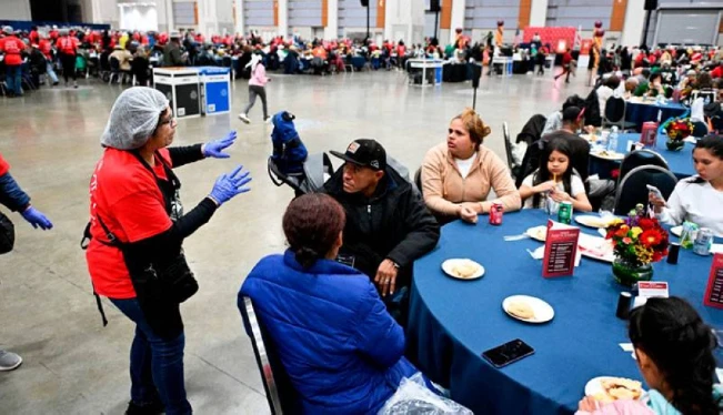 Los estadounidenses celebran Acción de Gracias marcados por la vuelta de Trump