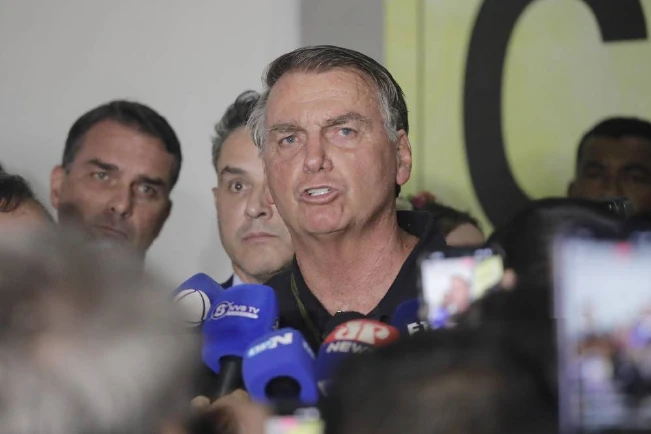 Bolsonaro espera que triunfo de Trump lo ayude a regresar al ruedo político