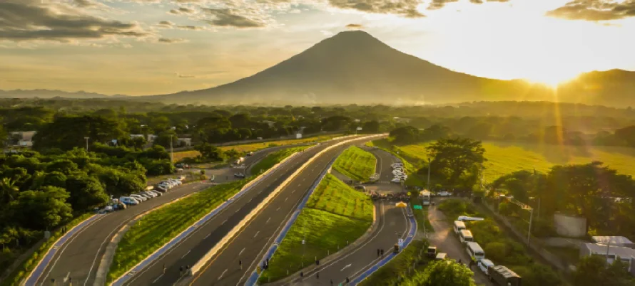 Bukele inaugura Periférico Gerardo Barrios en San Miguel