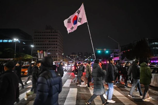 El presidente de Corea del Sur acepta levantar la ley marcial