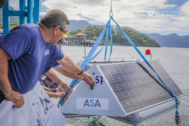¿Cómo funcionan las boyas ultrasónicas instaladas en el lago de Coatepeque?