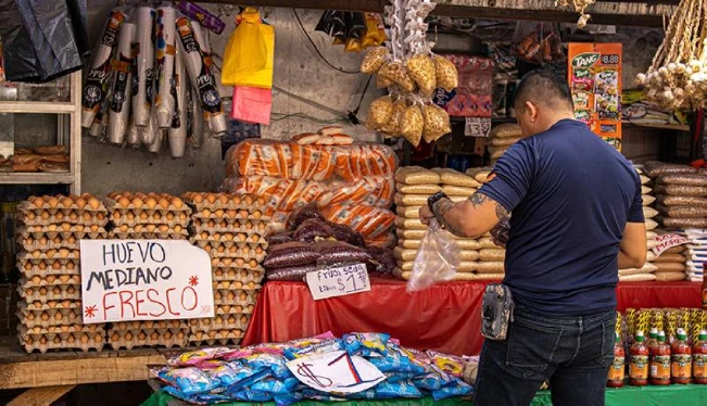 Choussy: la deflación en El Salvador responde a caída de precios internacionales